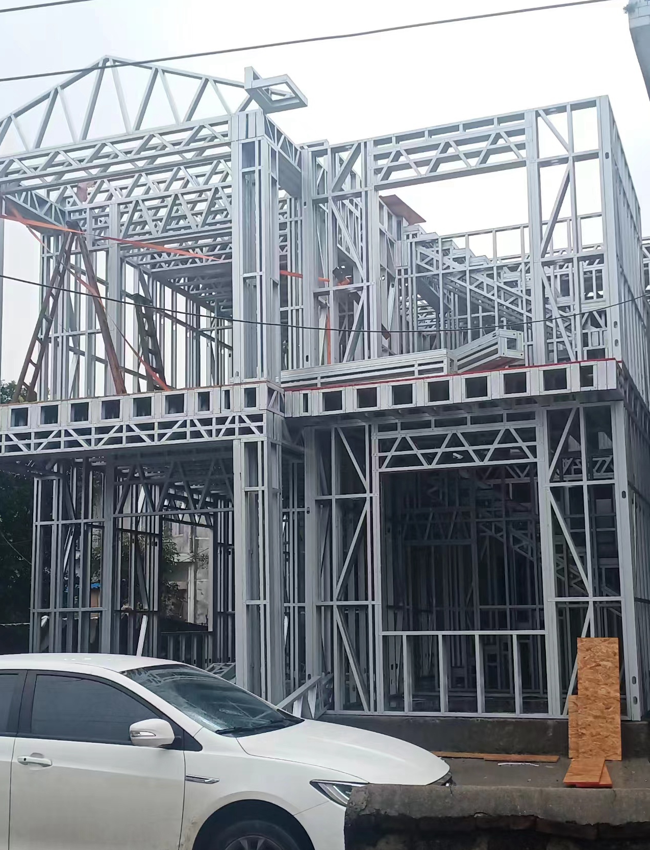 如果輕鋼龍骨生銹了是否影響安全？