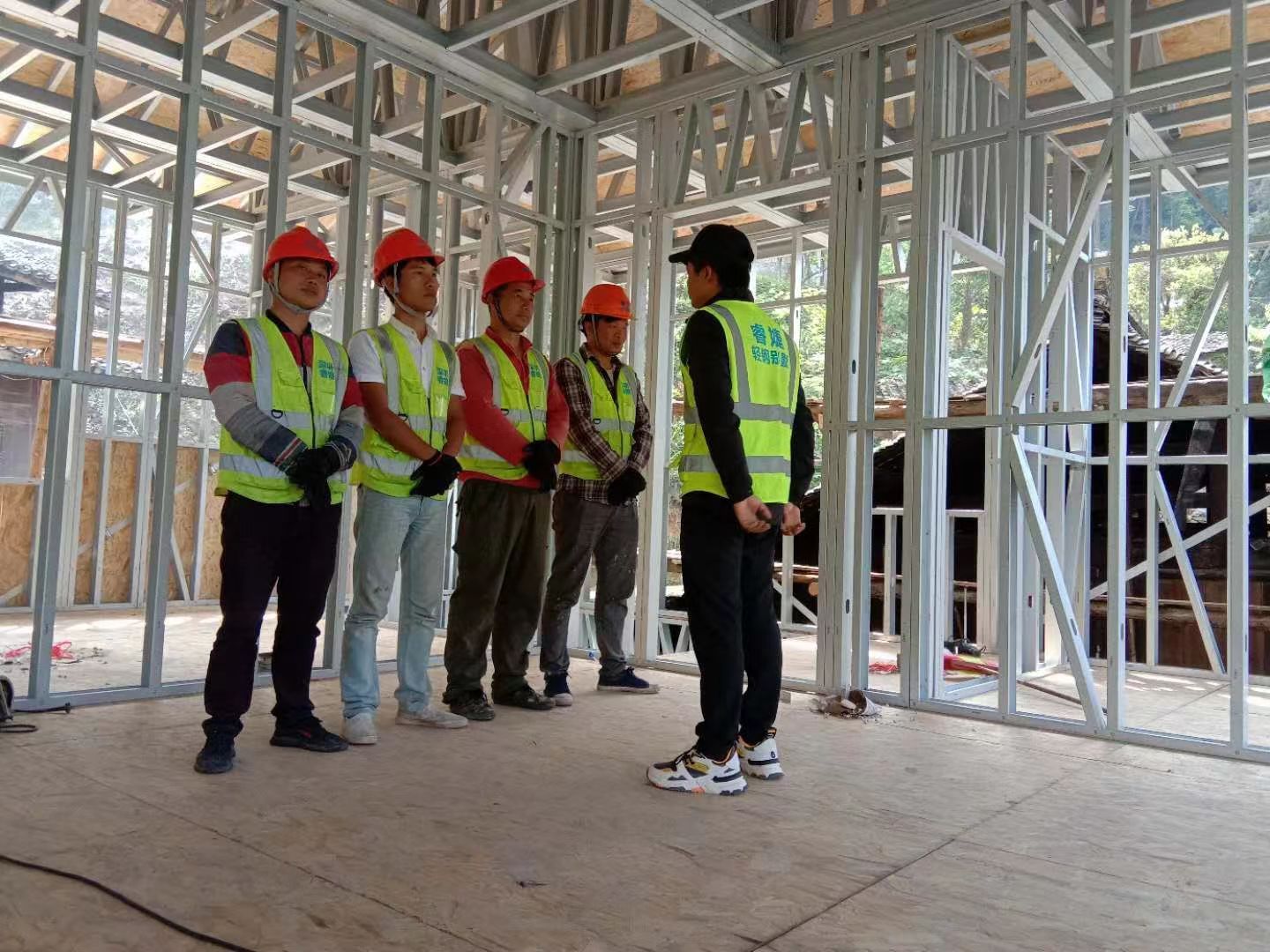 睿捷輕鋼別墅施工團隊